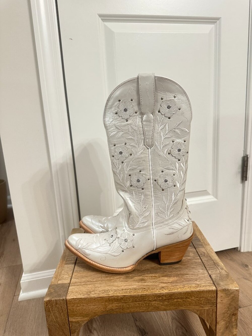 ARIAT Romance Western Boot in Pearly White Size US 8 NWT - Picture 6 of 8